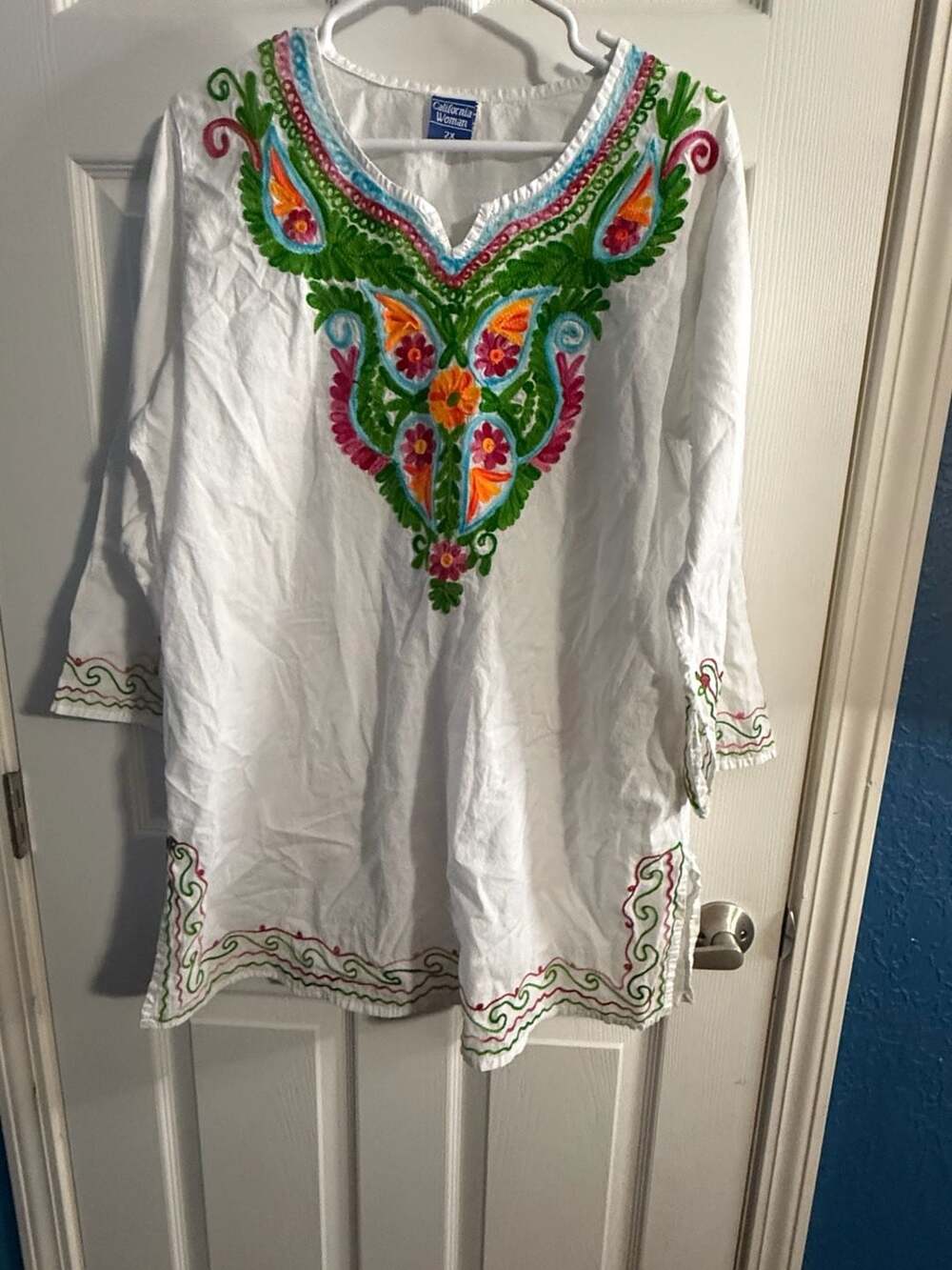 California Woman White 2X Embroidered Mexican Tunic Peasant Blouse